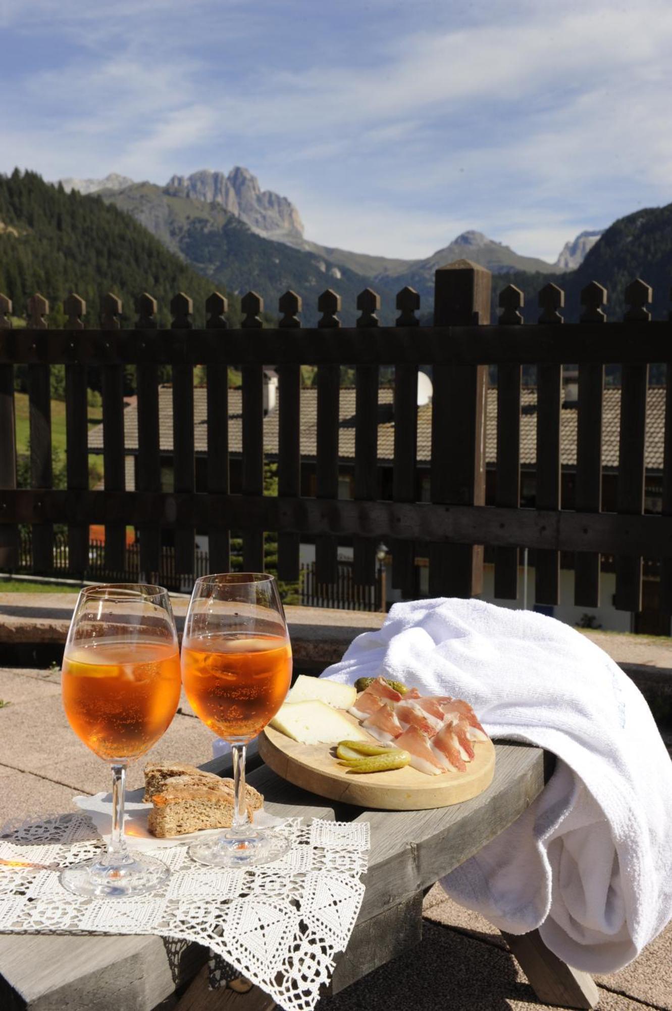 Alpine Touring Hotel-Petfriendly Поца ди Фаса Екстериор снимка